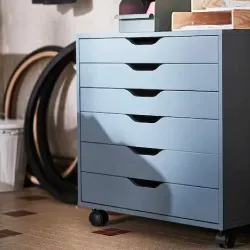 Drawers with castors